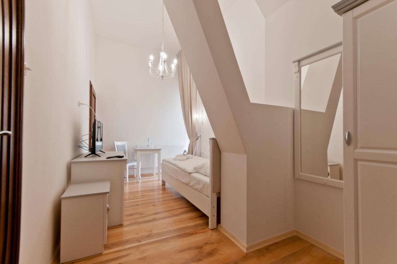 Hotel Moszna Zamek Esterno foto