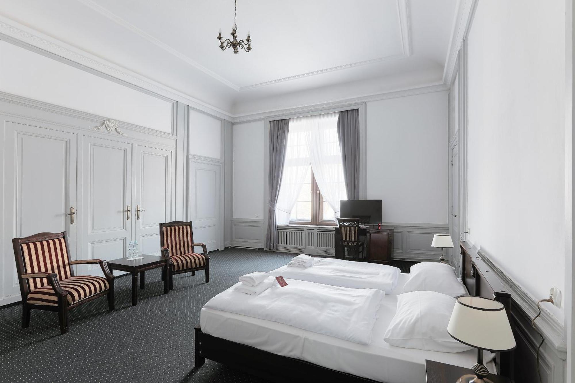 Hotel Moszna Zamek Esterno foto
